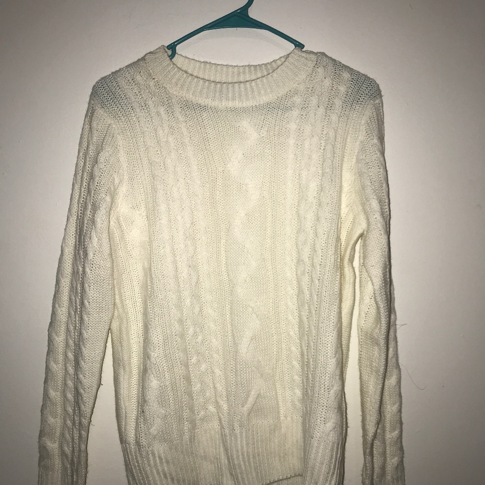 Gorgeous patterned cream sweater.